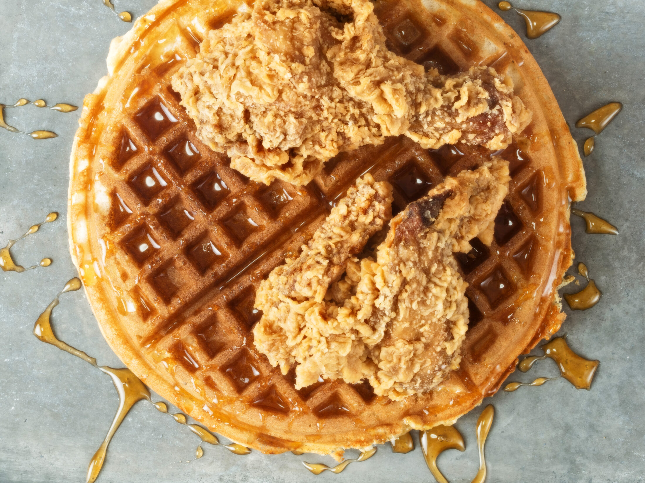 Chicken & Waffles beim Brunch